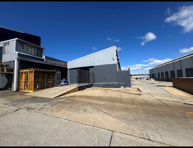 715M² WAREHOUSE TO LET IN WYNBERG